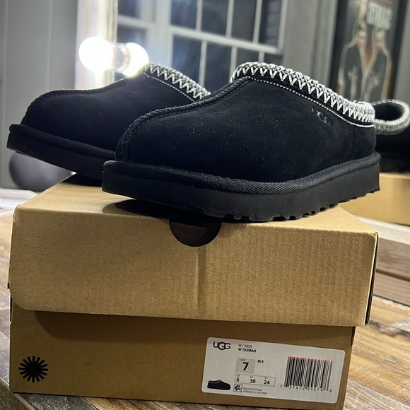 UGG Shoes - Ugg Tasman Black